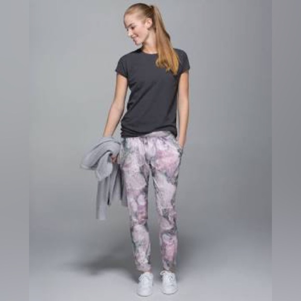 Lululemon Athletica Namaskar Pants Sugar Crush Pant II Size 8